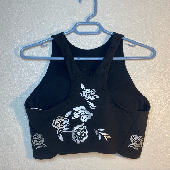 Athleta Conscious Crop Black & Silver Eyelet Floral Bran- Medium D-DD Cup - Picture 2 of 5